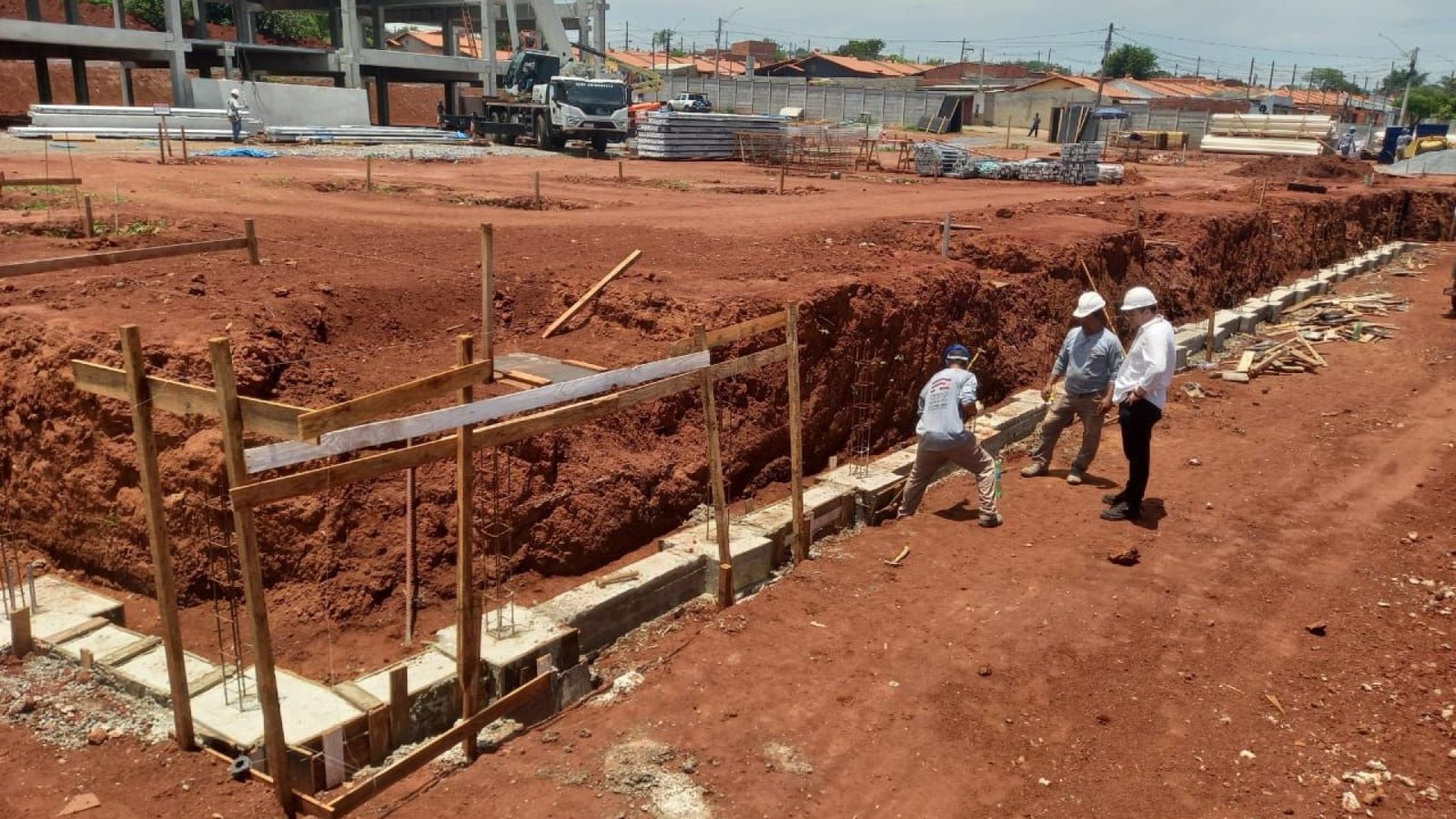 Muros de Contenção de uma Escola Estadual na Cidade de Itapetininga